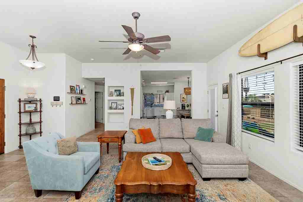 10213 S Del Rey Dr - Photo 2 of 22