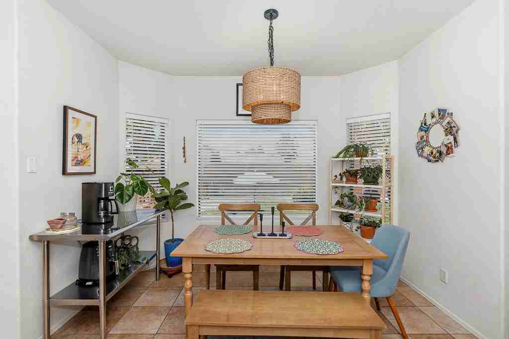 10213 S Del Rey Dr - Photo 5 of 22