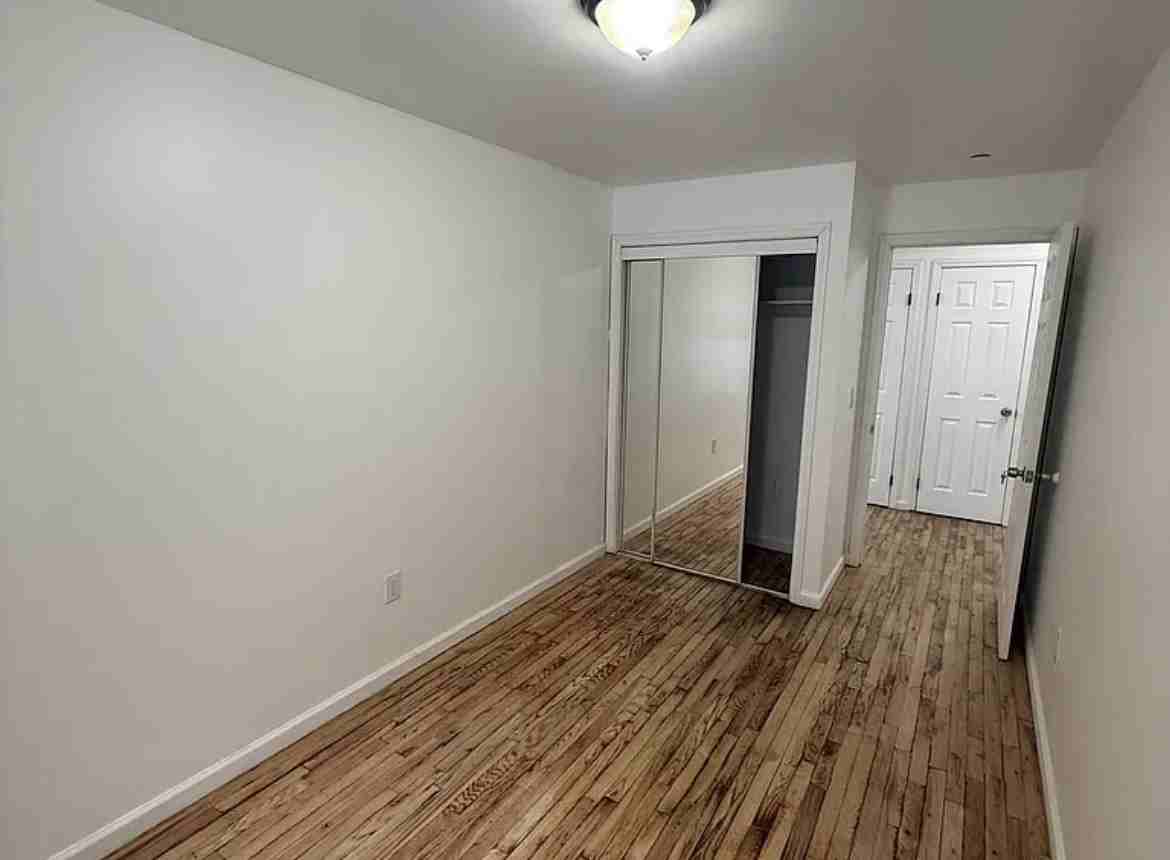 1349 Franklin Ave #1C - Photo 5 of 12
