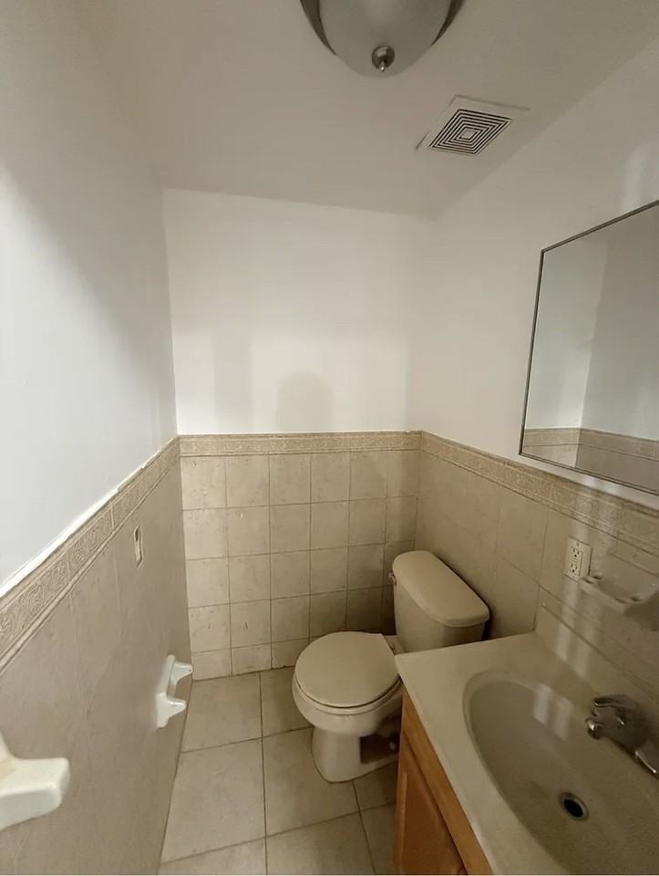 1349 Franklin Ave #1C - Photo 6 of 12