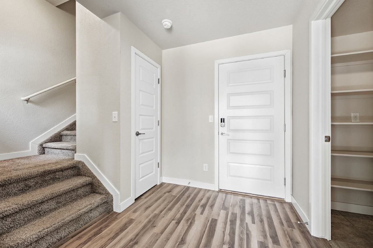 11288 Colony Cir - Photo 4 of 38