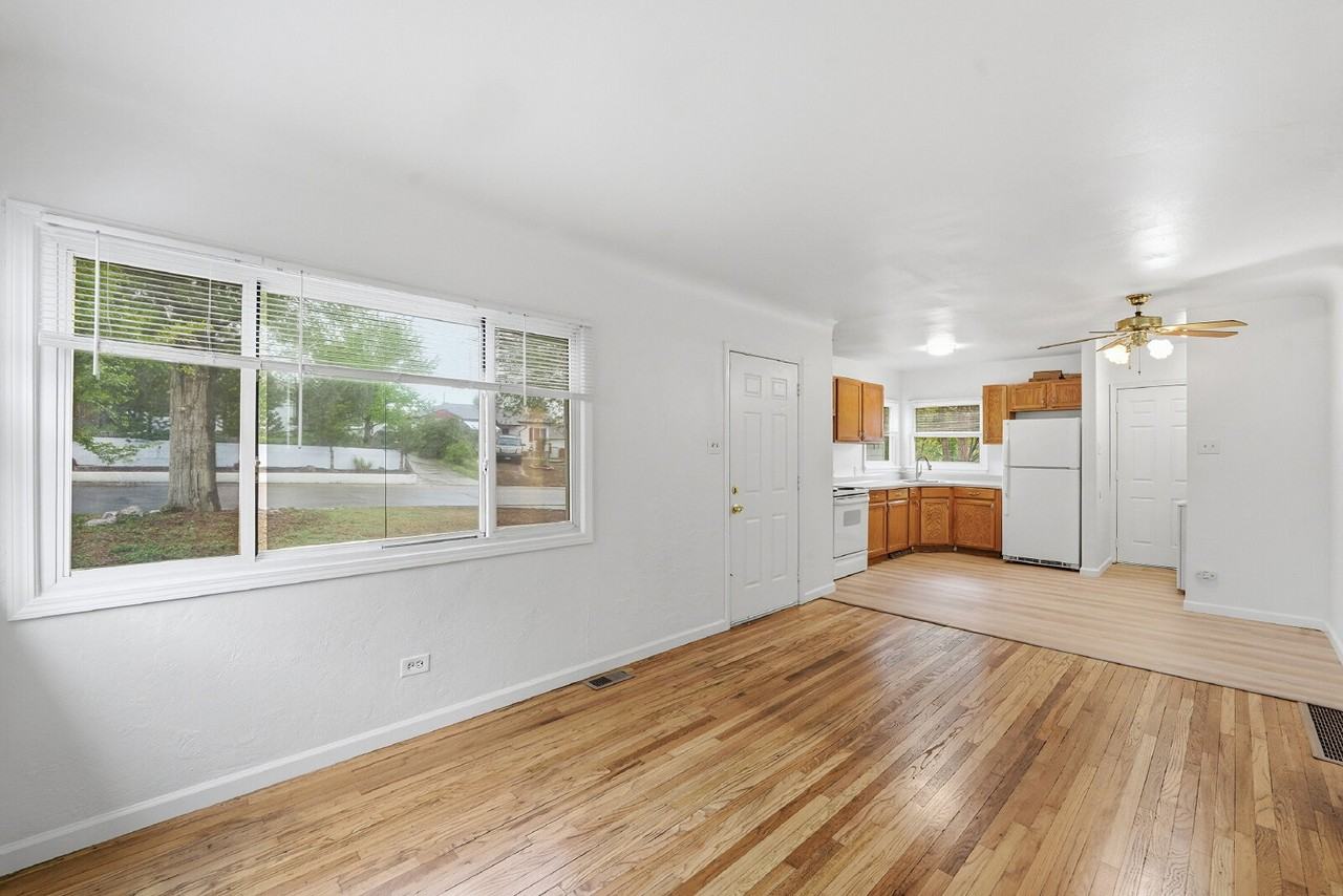 12 Vrain St - Photo 4 of 28