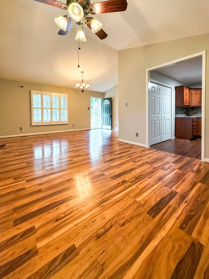 203 Polly Dr - Photo 7 of 25