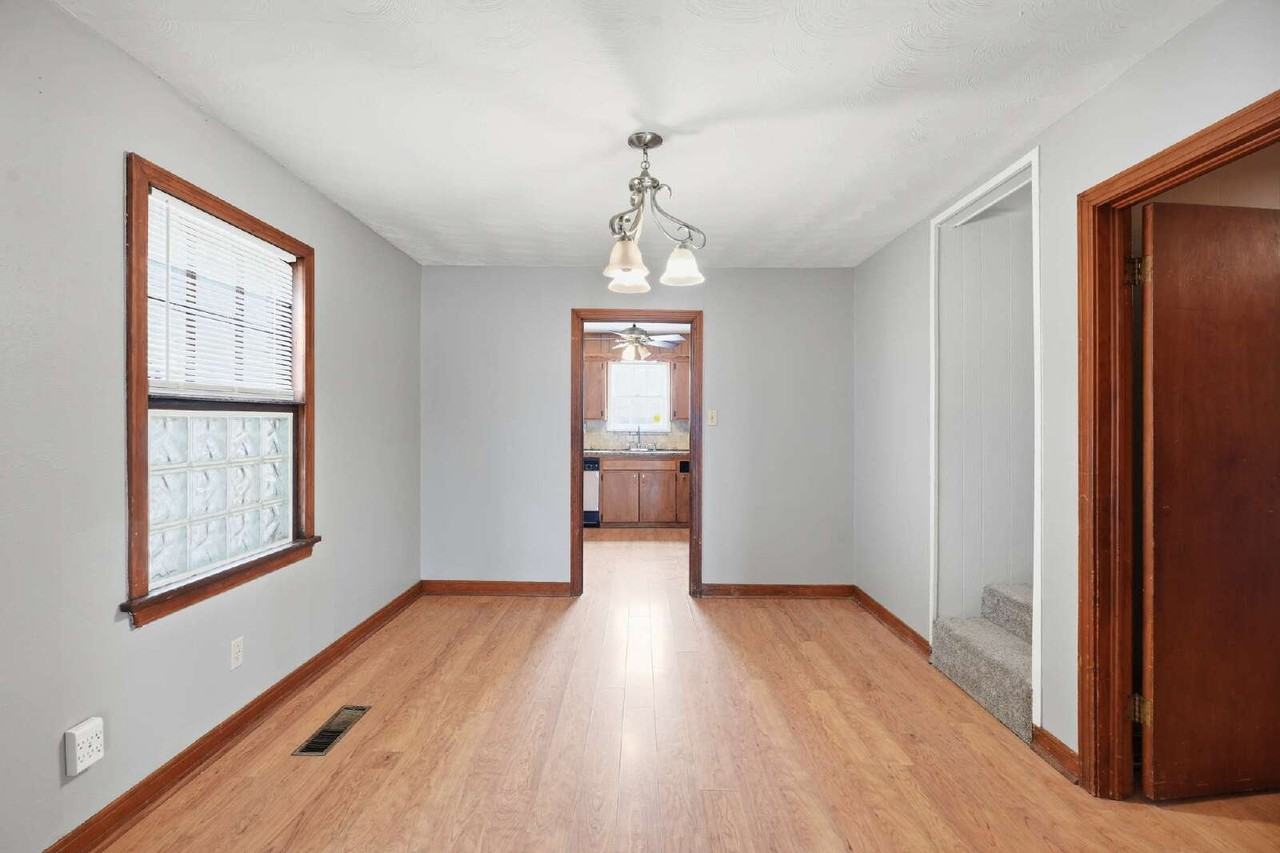 2416 30th St - Photo 3 of 13