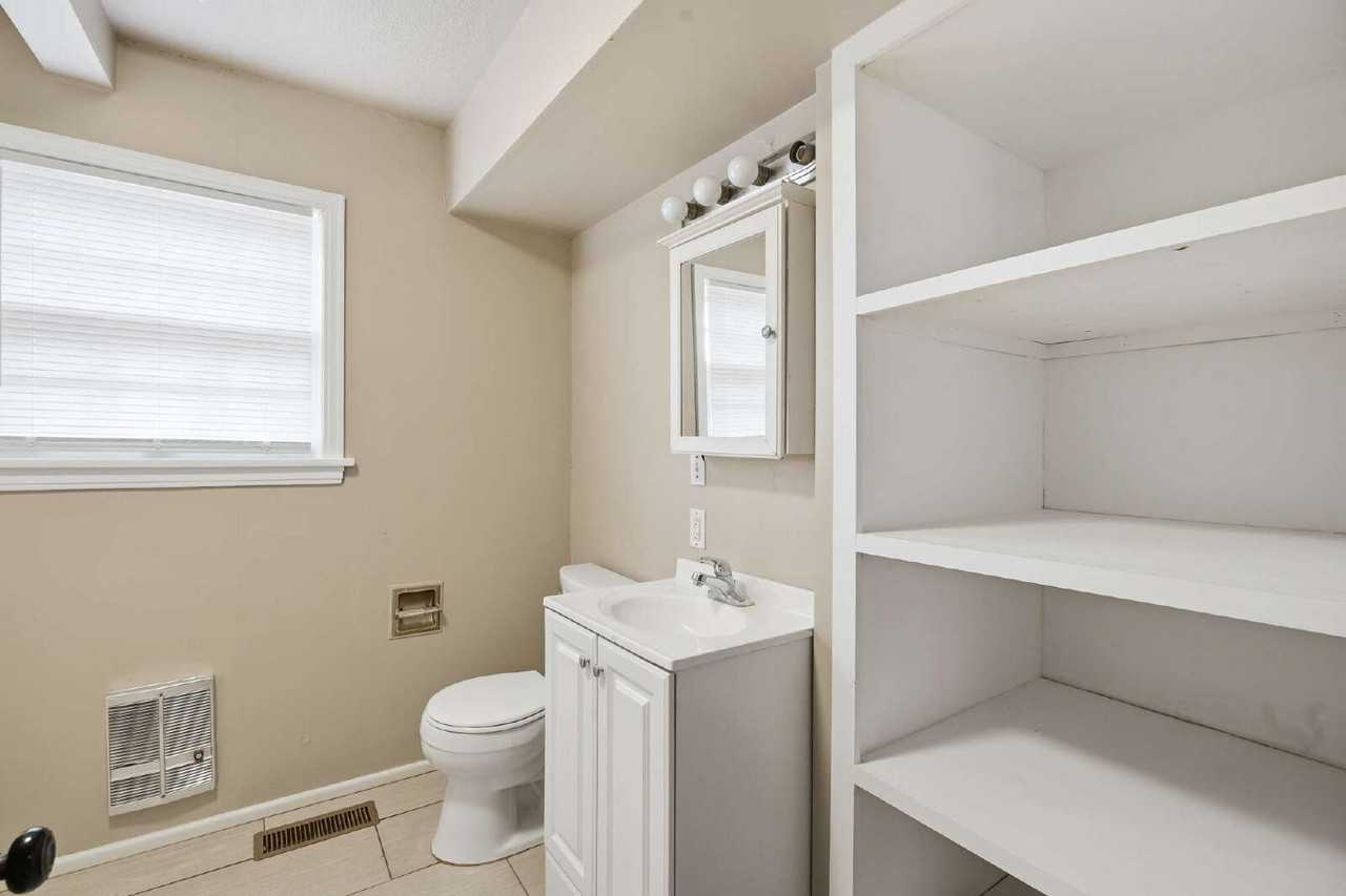 2416 30th St - Photo 6 of 13