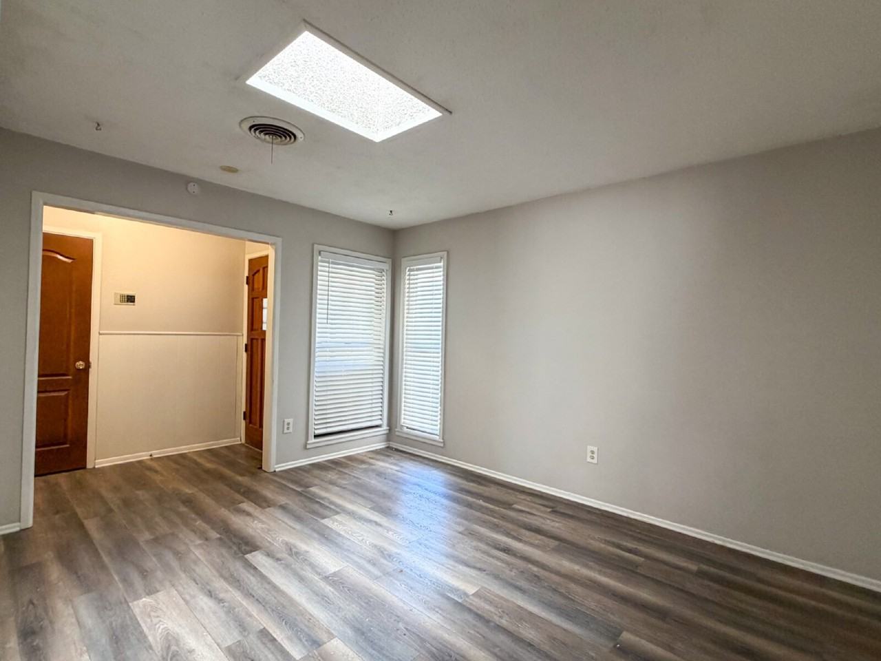 5604 38th St - Photo 3 of 12
