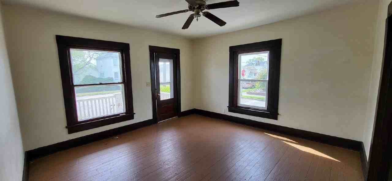 416 S Main St - Photo 2 of 8
