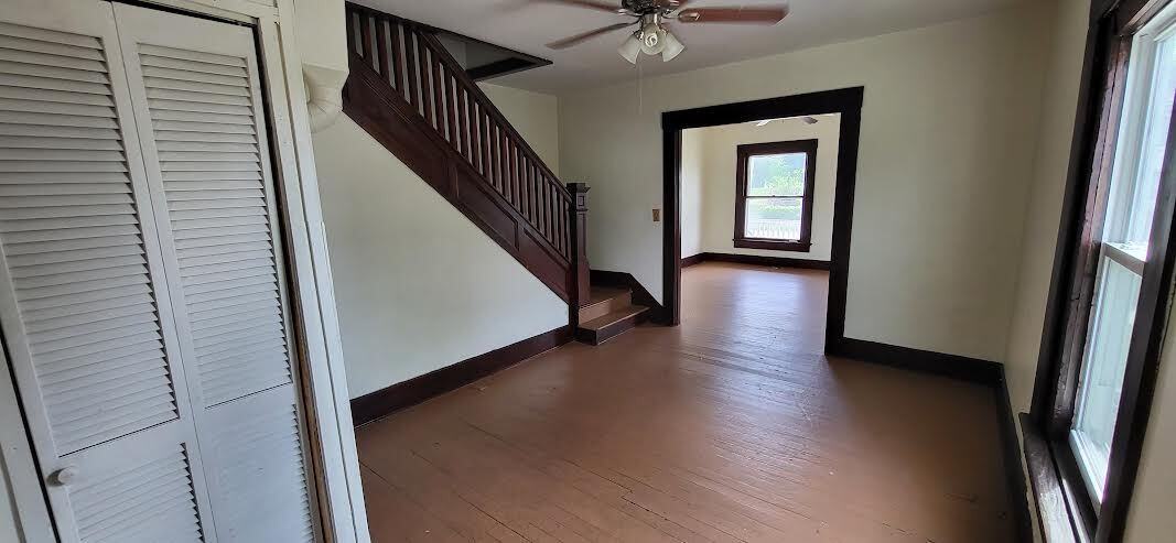 416 S Main St - Photo 5 of 8