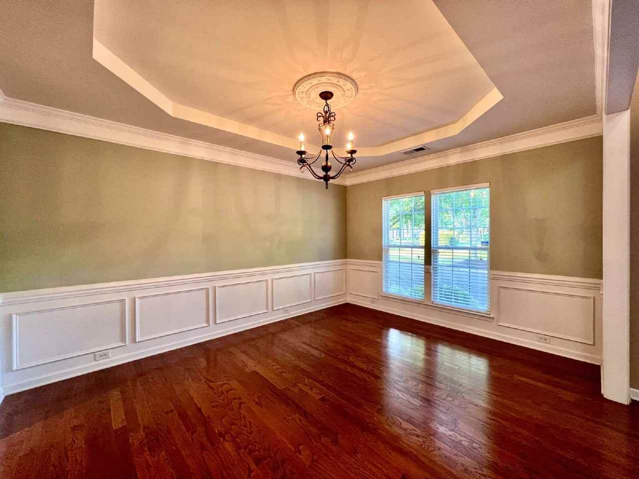 10707 Fred Gutt Dr - Photo 4 of 33