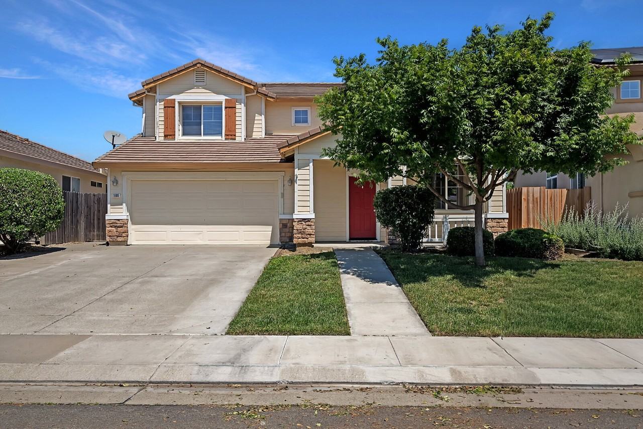 1605 Laugenour Dr - Photo 2 of 26