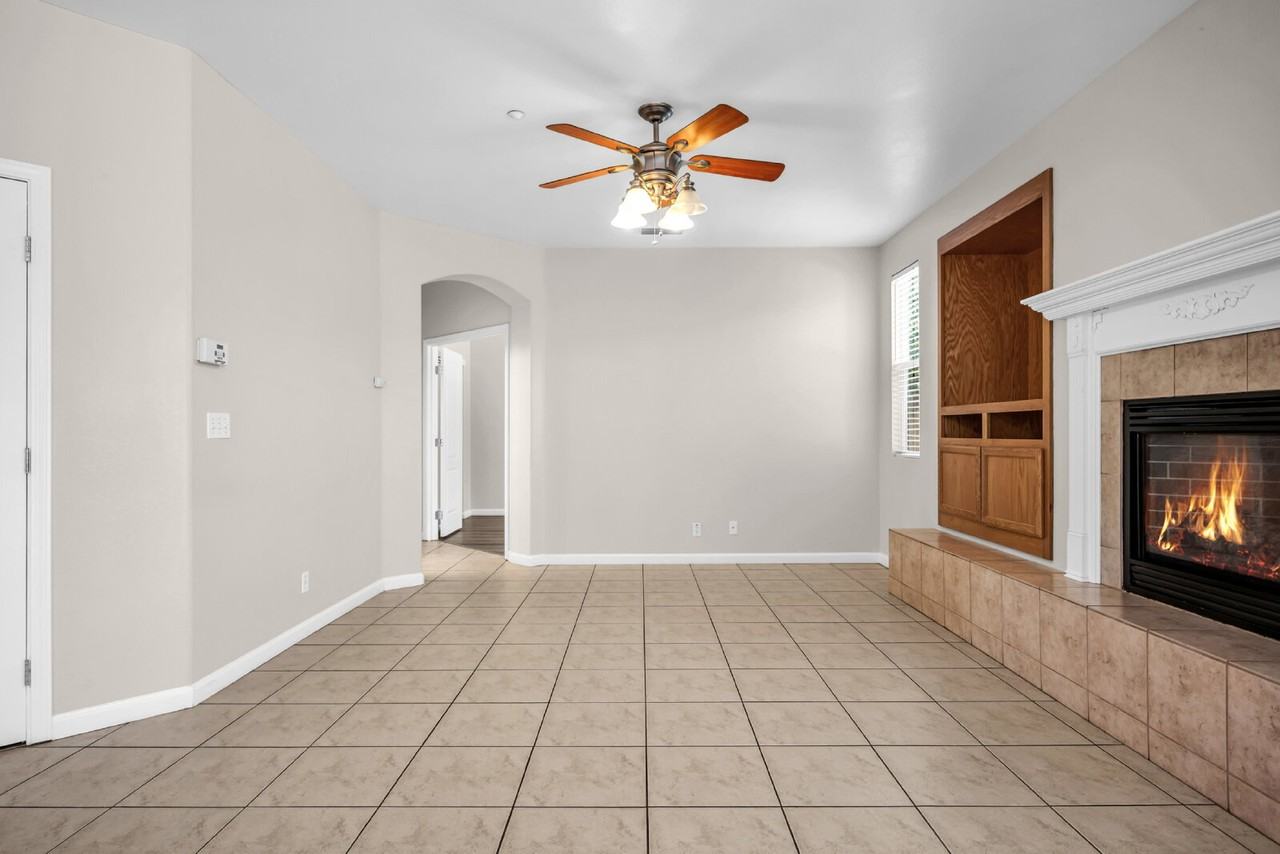 1605 Laugenour Dr - Photo 7 of 26