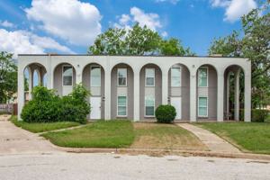 featured image of 4555 Altamesa Blvd