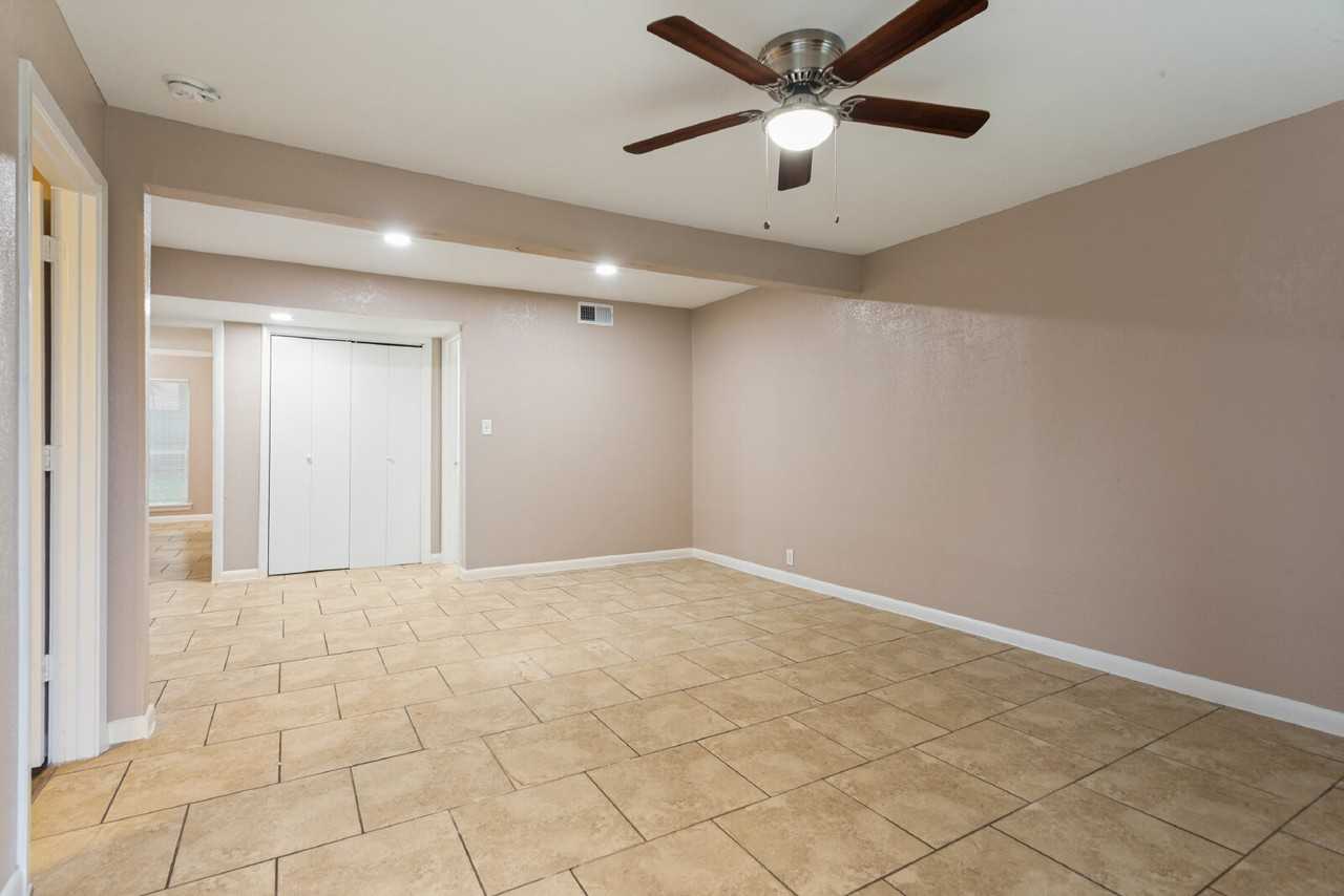 4555 Altamesa Blvd - Photo 3 of 25