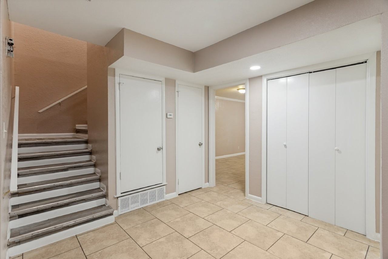 4555 Altamesa Blvd - Photo 5 of 25