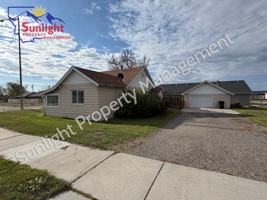 featured image of 804 W 4th St