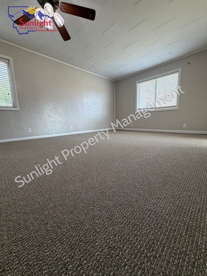 804 W 4th St - Photo 6 of 19
