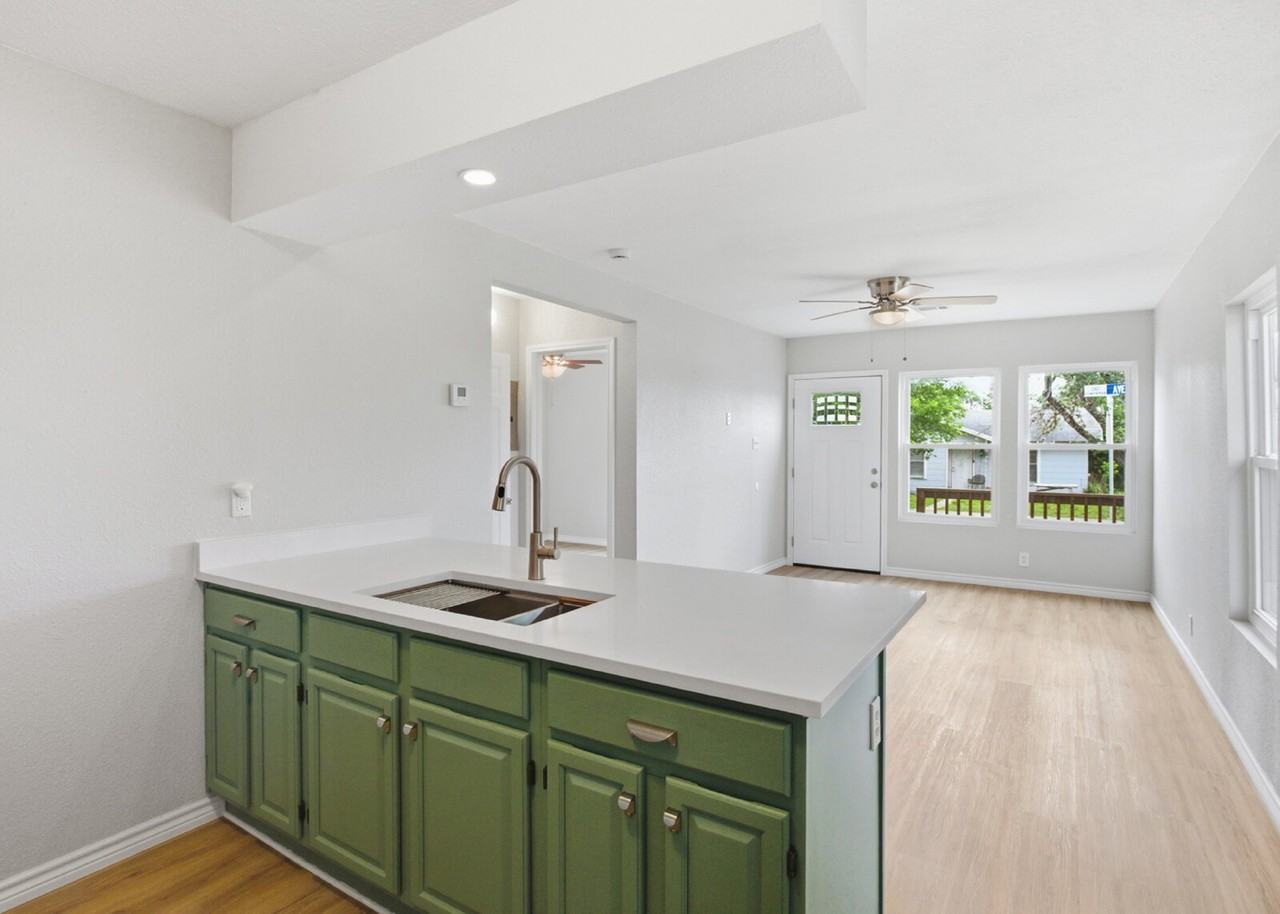 225 Avenue B - Photo 7 of 17