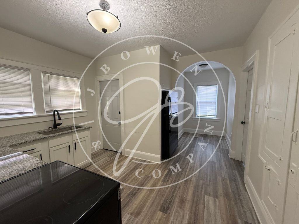316 Morrison Dr Uppr - Photo 2 of 8