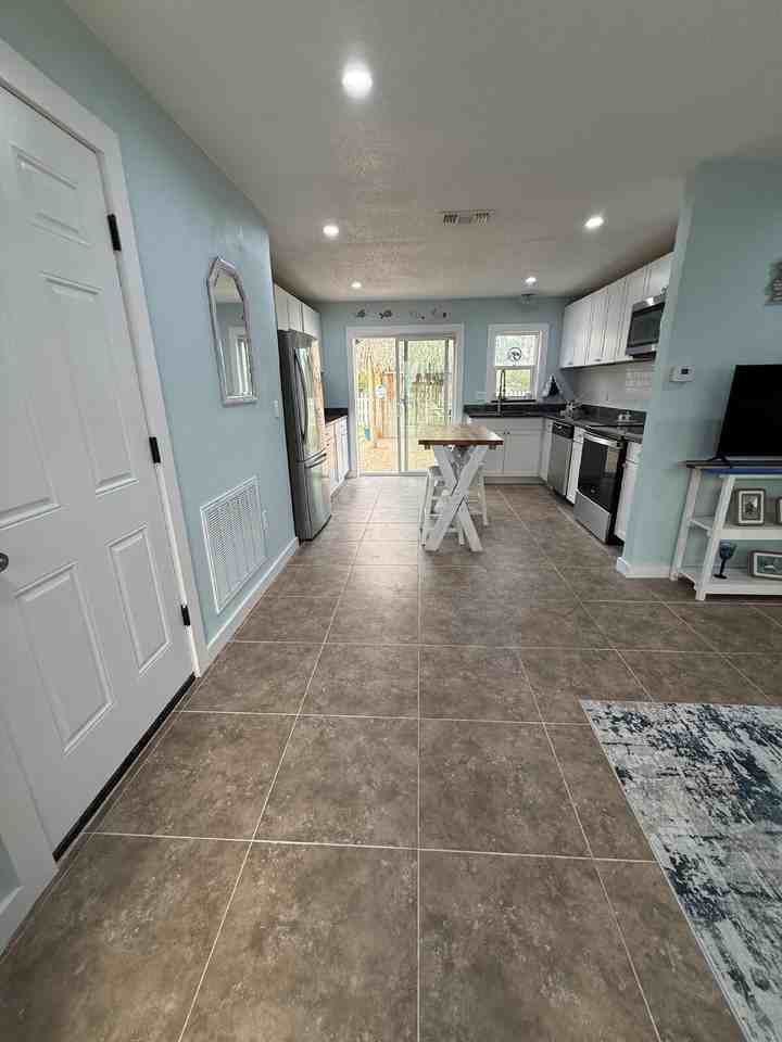 6814 Driftwood Dr - Photo 5 of 29