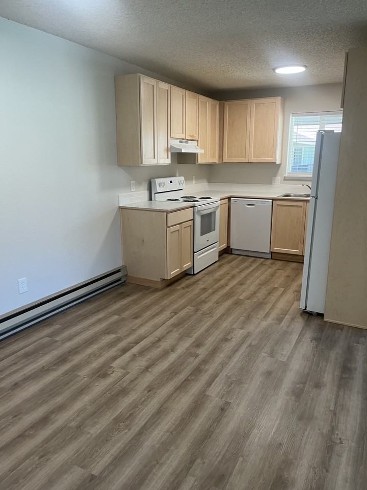 105 Evergreen Dr #12 - Photo 3 of 6