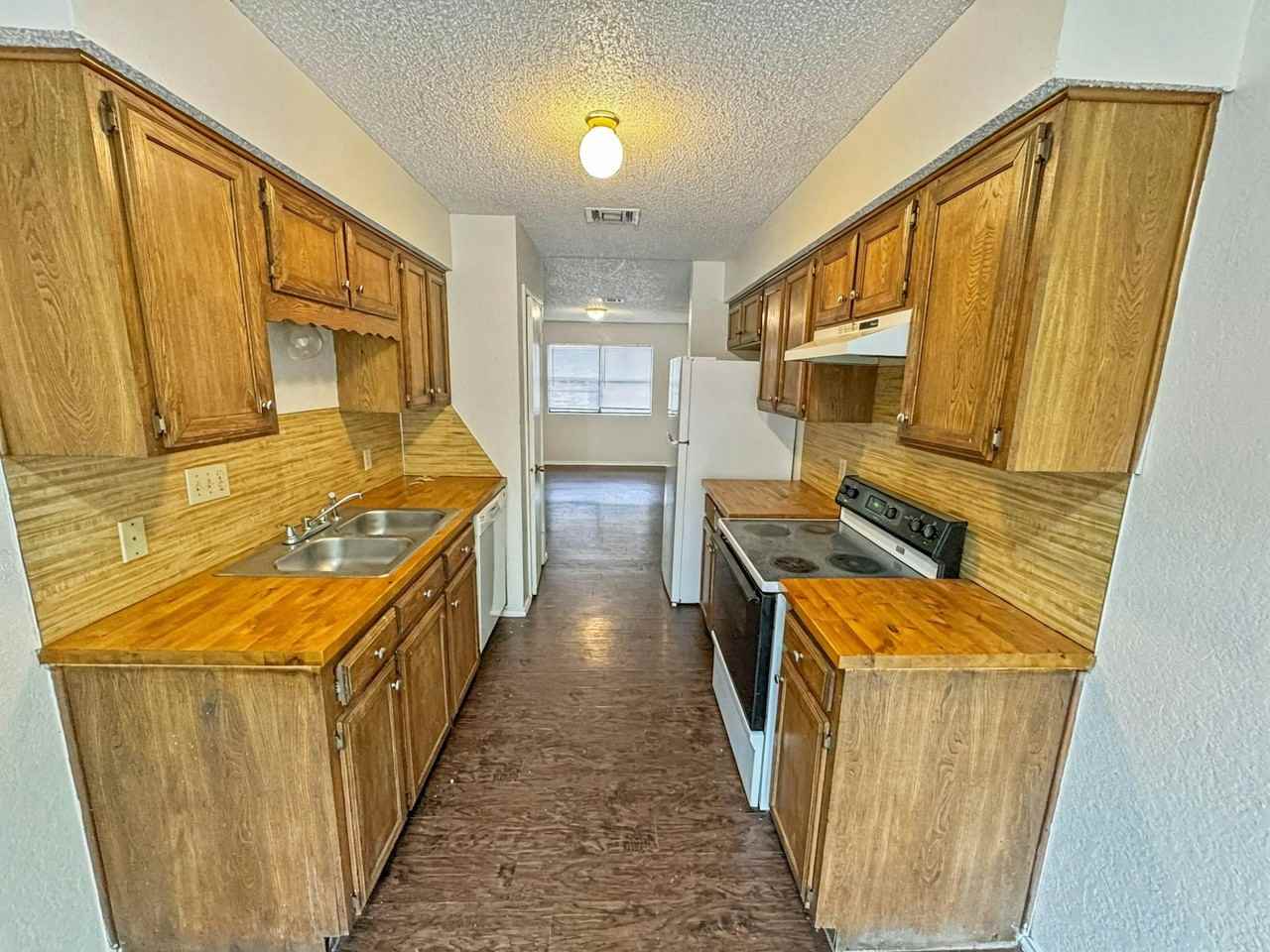1828 Ramada Drive - Photo 4 of 15