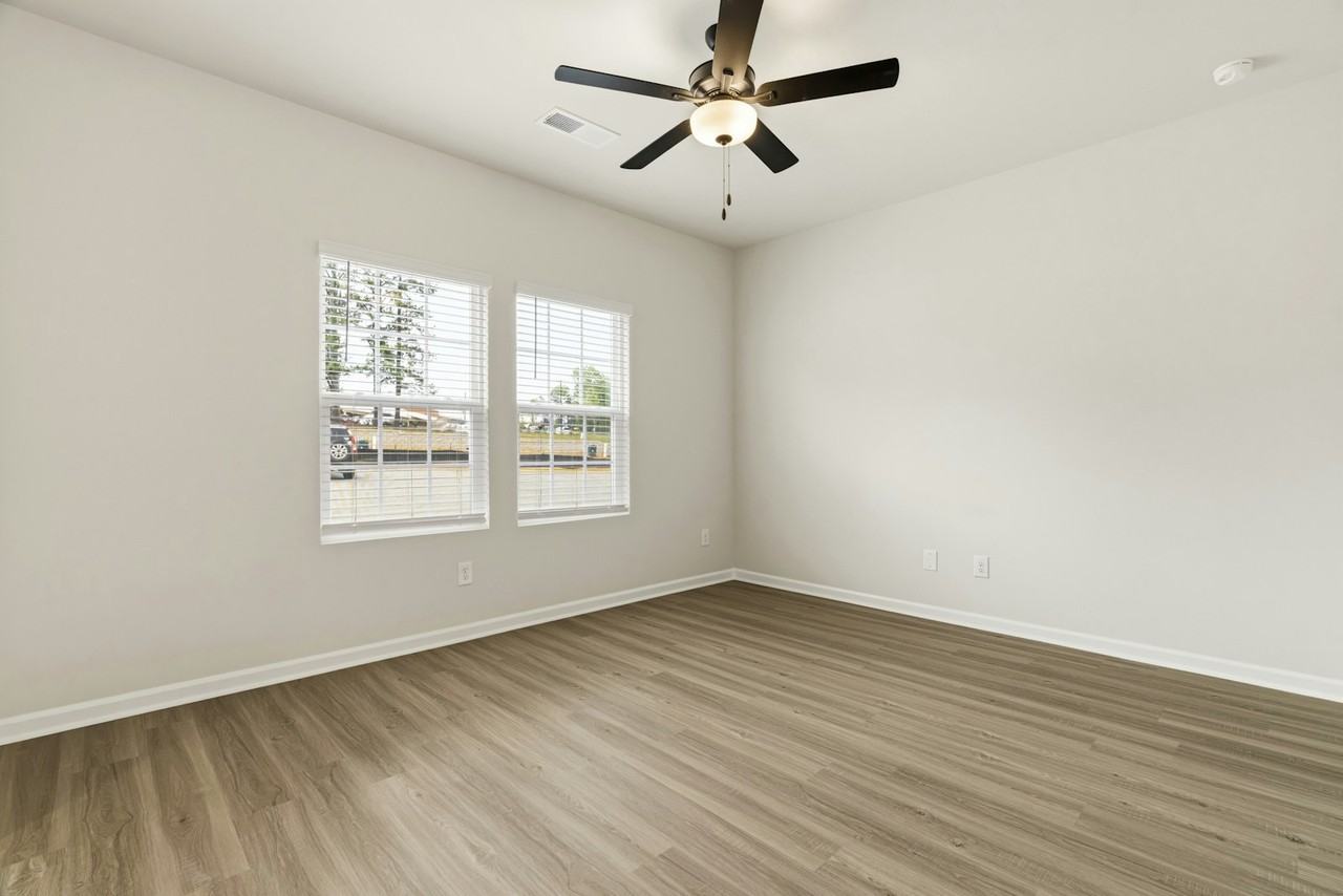 167 Seville Wy - Photo 4 of 25