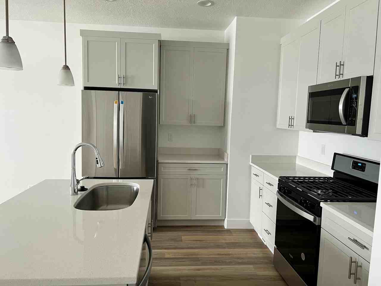 2025 South Sawmill Boulevard - Photo 6 of 50