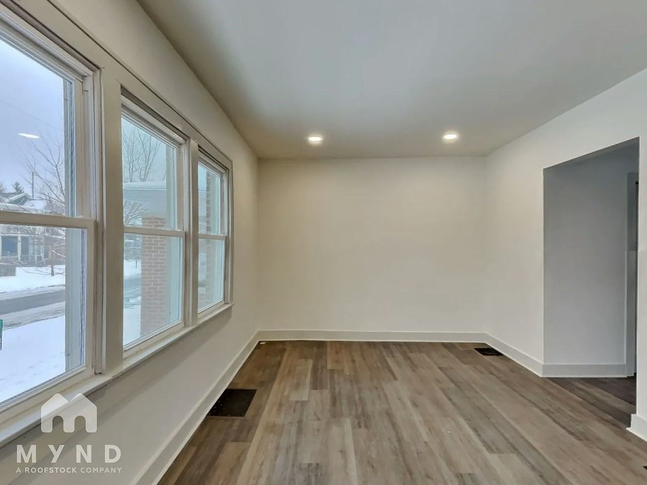1724 Woodlawn Ave, Unit 2 - Photo 7 of 17
