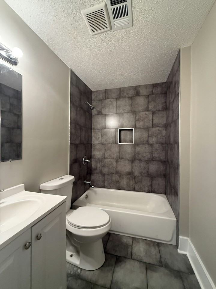 284 Gaston Avenue - Photo 2 of 8