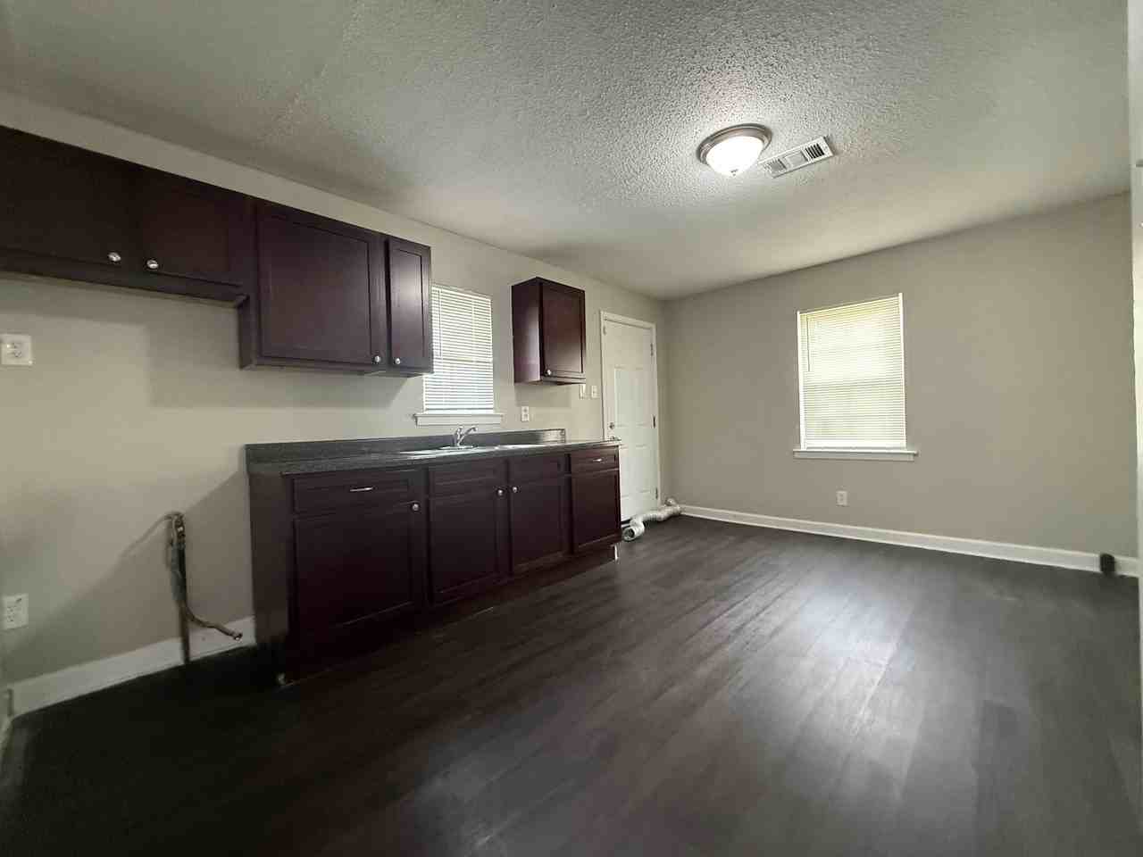 284 Gaston Avenue - Photo 3 of 8