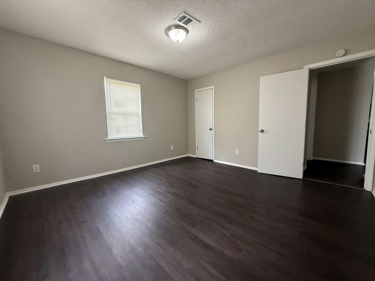 284 Gaston Avenue - Photo 4 of 8