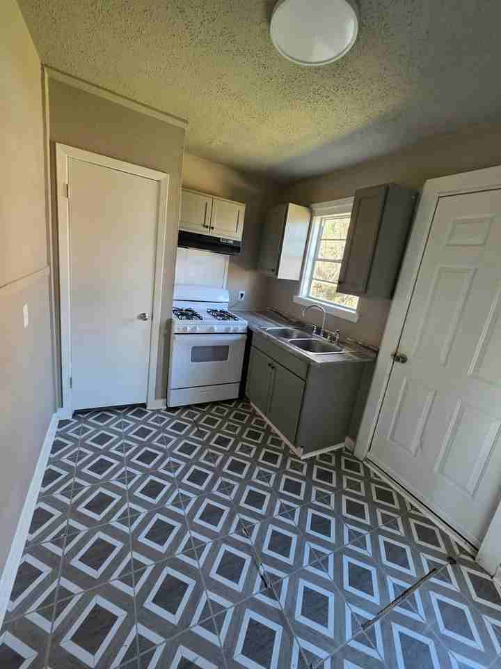 1279 Estelle Street - Photo 2 of 10
