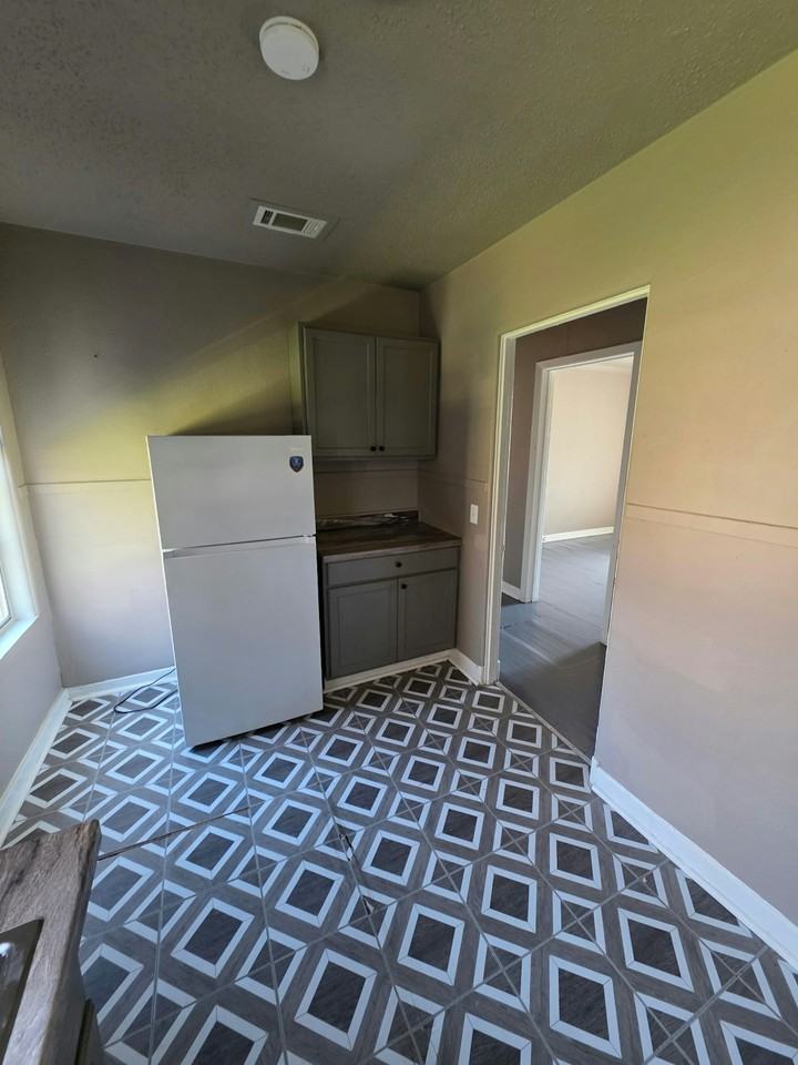 1279 Estelle Street - Photo 5 of 10