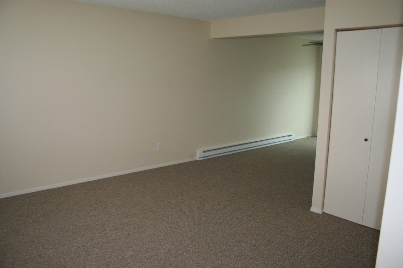 725 Waverly Pl #1 - Photo 4 of 9