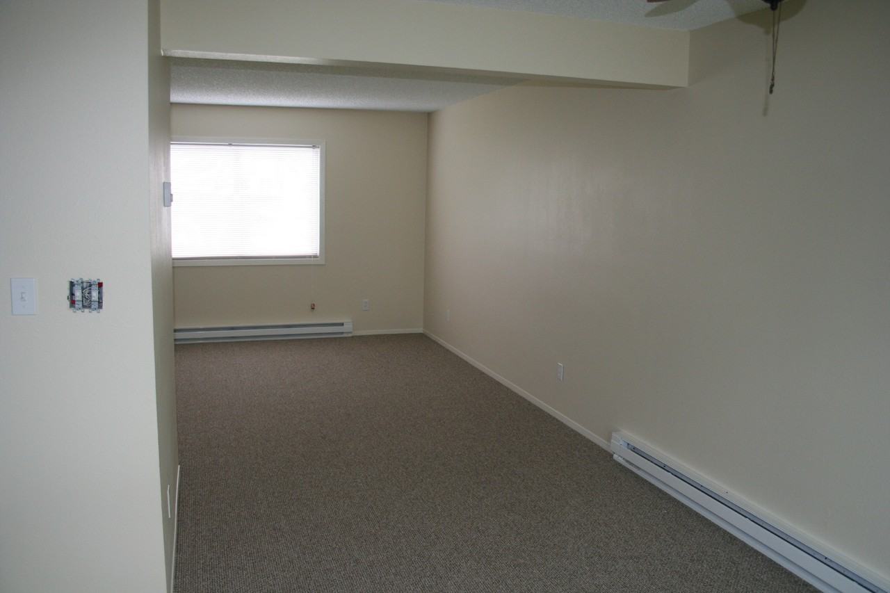 725 Waverly Pl #1 - Photo 5 of 9