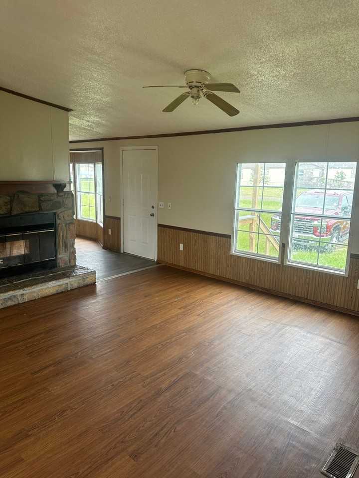 214 Troy View Dr - Photo 3 of 12