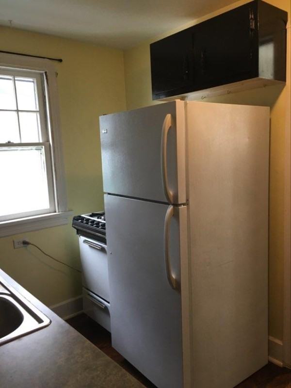 715 W 9th St - Photo 3 of 12