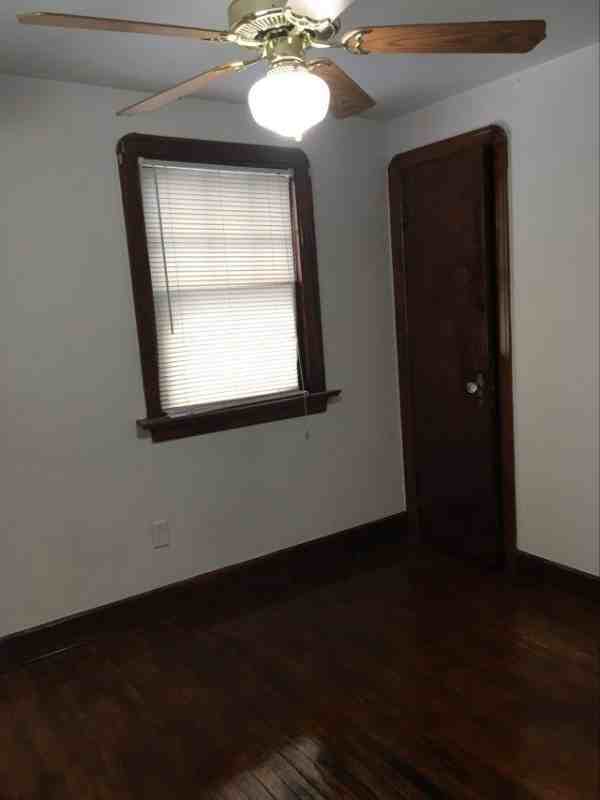 715 W 9th St - Photo 6 of 12