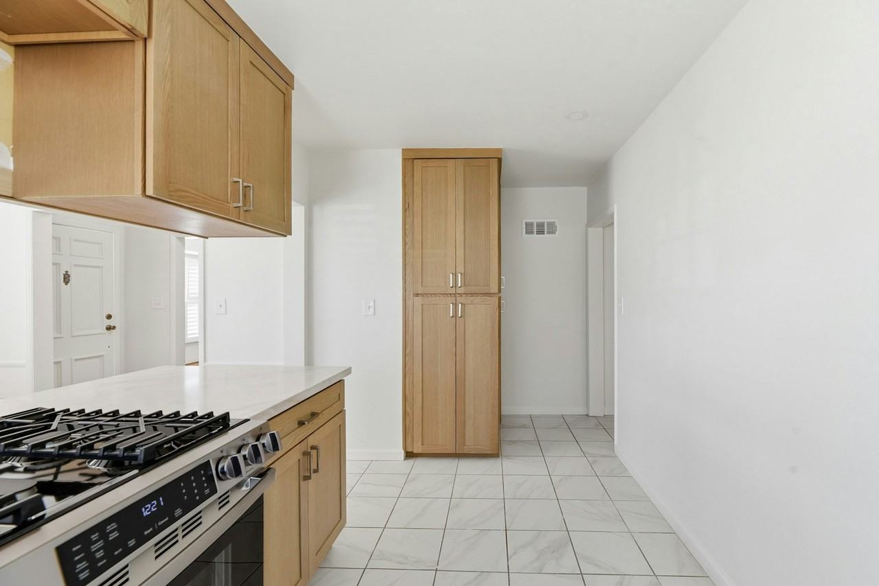 7005 Draper Avenue, Unit N/A - Photo 7 of 33