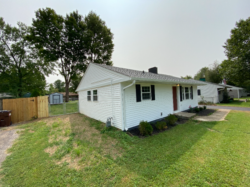 219 Eldorado Ave - Photo 3 of 14