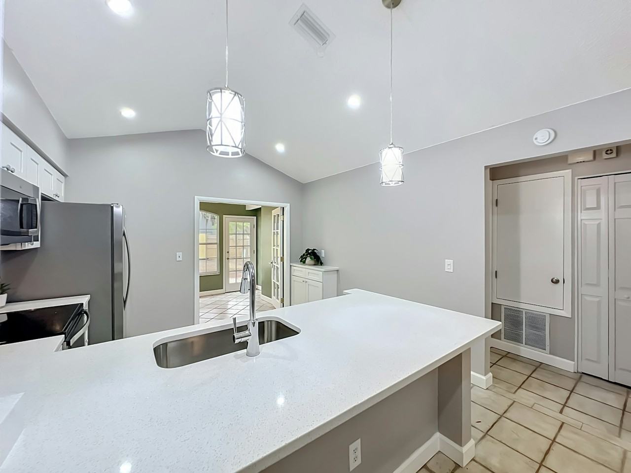 2557 Riva Court - Photo 7 of 36