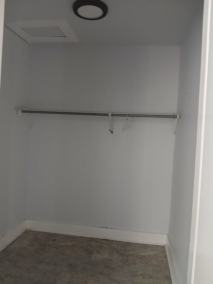 406 Voorhies St #B - Photo 4 of 10