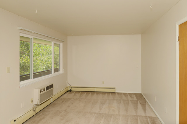 611 Stover St #4 - Photo 5 of 5