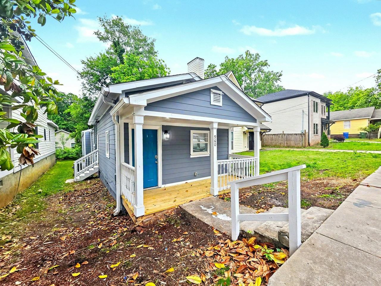 960 Sims Street Southwest - Photo 2 of 22