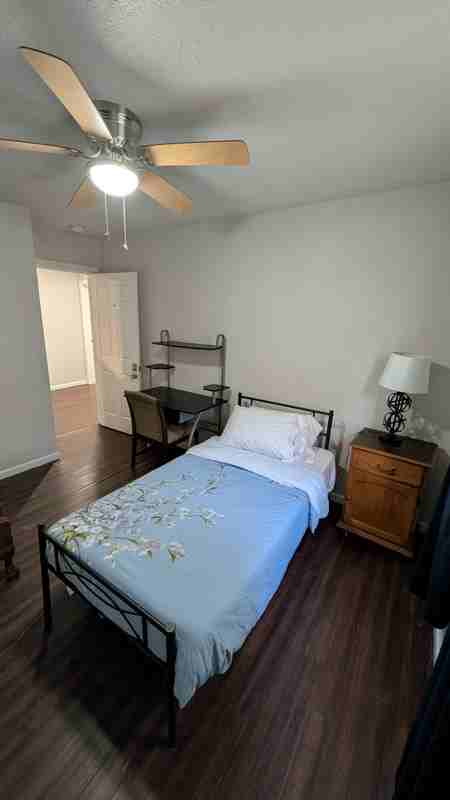 1004 Ne 28th St #1-2-3-4 - Photo 7 of 27