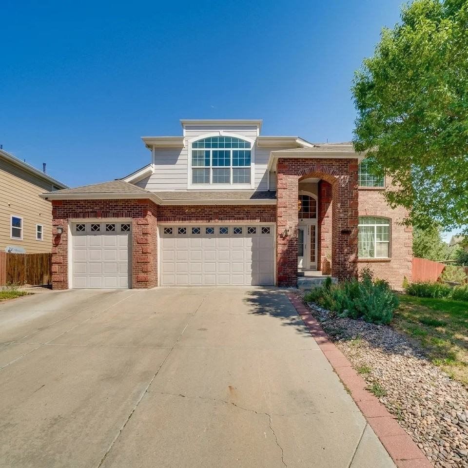 1395 E 100th Ln - Photo 2 of 50