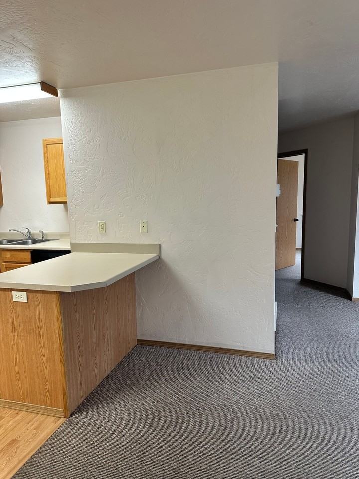37 Appleway Dr #3 - Photo 4 of 11