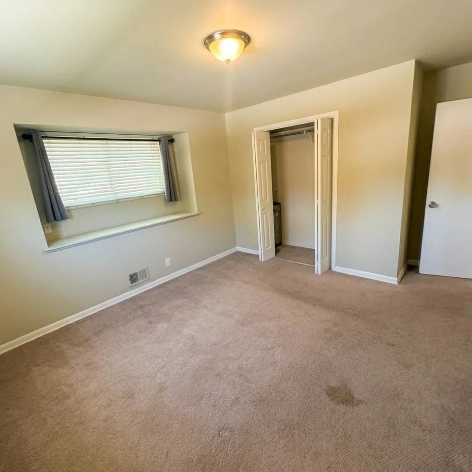 900 E 112th Pl #1 - Photo 4 of 7