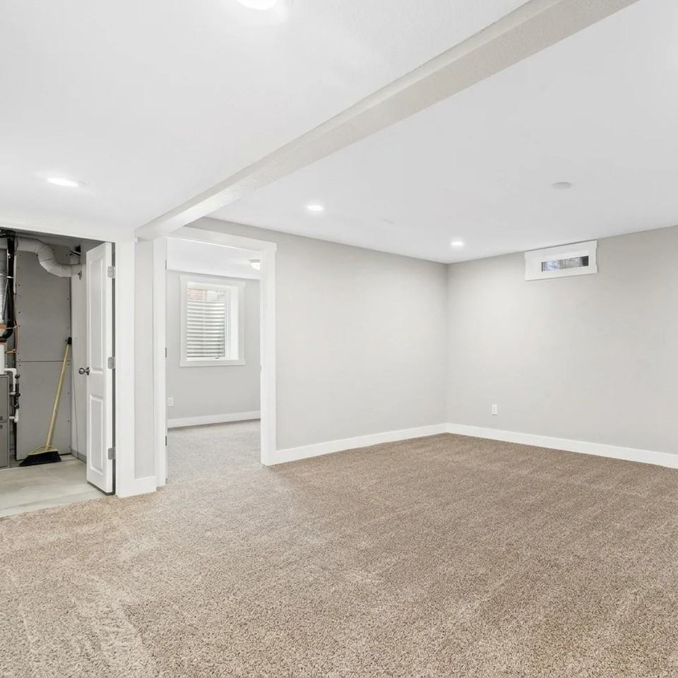 89 W 81st Pl - Photo 3 of 17