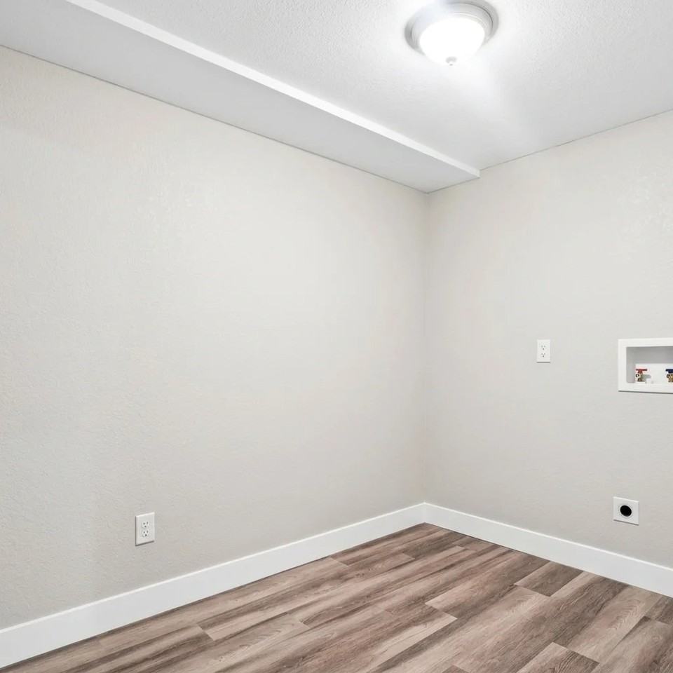 89 W 81st Pl - Photo 6 of 17
